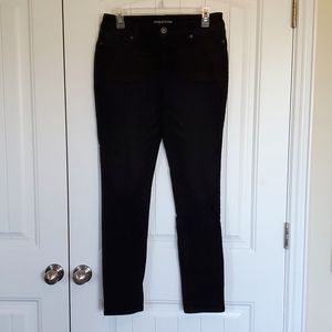 Maurice's black skinny jeans, size Medium (8). Great condition, no damage.